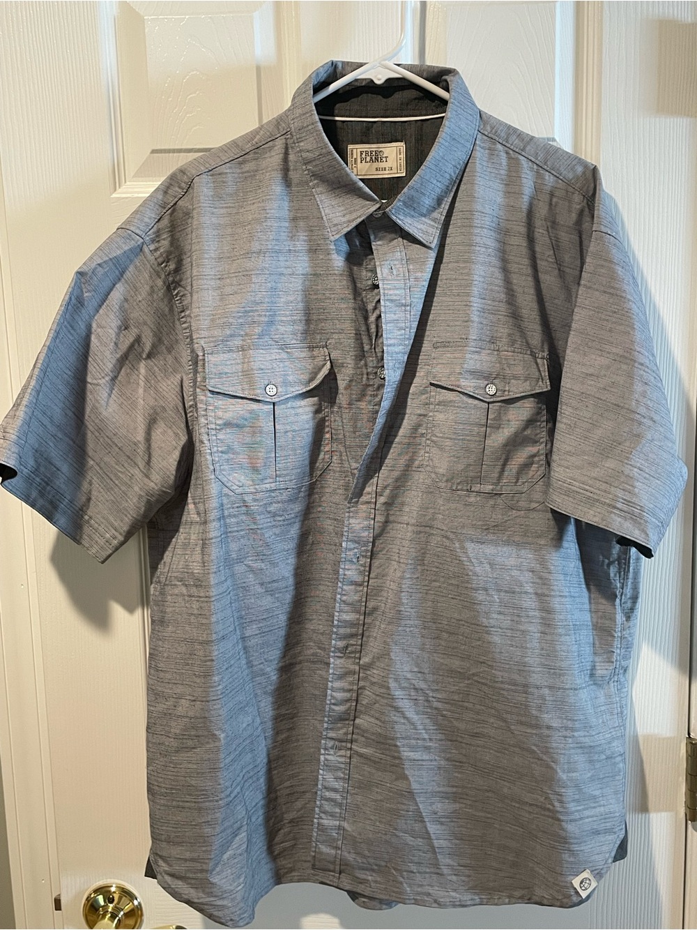 Free Planet Short-Sleeve Button-Down Shirt in Heather Gray